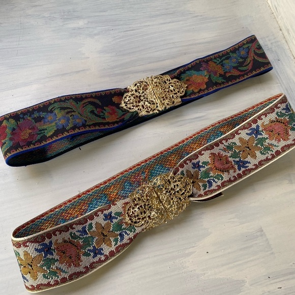 1980’S adjustable size fabric belt with stunning gold color buckle